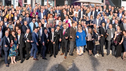 Großes Treffen in Wiesloch: Zur Jahrestagung der BWH Hotels Central Europe und der Jahreshauptversammlung der DEHAG Hospitality Group AG kamen im Juni rund 200 Hoteliers aus Europa zusammen. (Foto: © BWH Hotel Group Central Europe) 200 Hoteliers in Wiesloch bei der Jahrestagung der BWH Hotels Central Europe