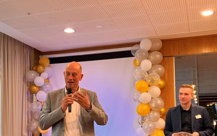 Thüringens Wirtschaftsminister, Wolfgang Tiefensee, lobt das internationale Team. (Foto: © Julian Mieske)