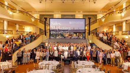 Mehr als 200 Eigentümer, Vertriebs-, Marketing- und Kommunikationsverantwortliche aus über 120 LHW-Hotels kamen bei der „2023 Sales Marketing & Distribution Conference“ zusammen, um sich zu vernetzen und sich über inspirierende Geschäftsinhalte auszutauschen. (Foto: ©: Leading Hotels of the World) Mehr als 200 Eigentümer, Vertriebs-, Marketing- und Kommunikationsverantwortliche aus über 120 LHW-Hotels
