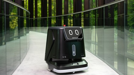 Der Roboter CC1 von Sebotics unterstützt durch seine künstliche Intelligenz die Mitarbeitenden des Luxushauses. (Foto: © Dolder Grand) Der Roboter CC1 von Sebotics unterstützt durch seine künstliche Intelligenz die Mitarbeitenden des Luxushauses. (Foto: © Dolder Grand)