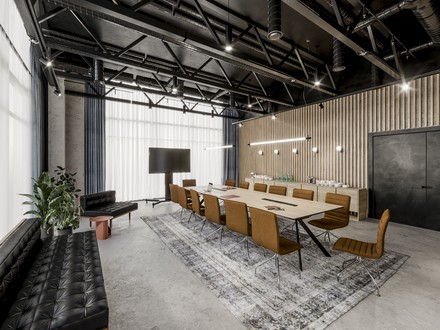 In diesem hellen Raum lassen sich Meetings und Konferenzen hervorragend durchführen. (Foto: © Barceló Hotel Group)