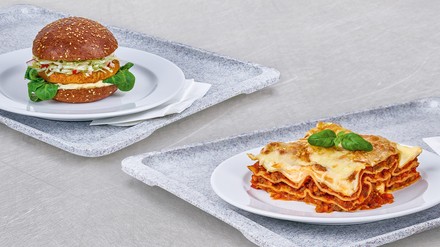Die neuen Rezeptvorschläge von Unilever Food Solutions & Langnese zeigen, dass fleischlose Alternativen nicht gleich zeitaufwändiger sind. (Foto: © Unilever Food Solutions & Langnese) Fleischloser Burger und Lasagne