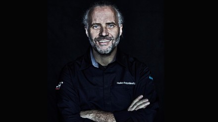 „In der Küche immer um das Verständnis für Lebensmittel. Diese eröffnet spannende Neuschöpfungen.“ (Foto: © Heiko Antoniewicz) Portrait Heiko Antoniewicz