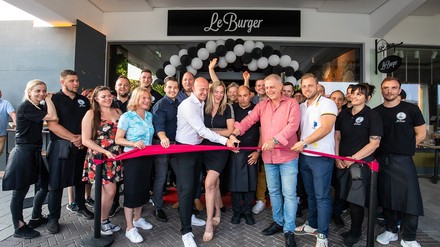 Am 20. Juni 2023 eröffnet die erste „Le Burger“-Burgermanufaktur im Burgenland. (Foto: © ROBIN CONSULT) Eröffnung der ersten „Le Burger“-Burgermanufaktur im Burgenland