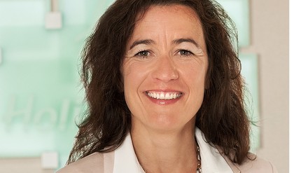 Claudia Schulze-Clewing, Personalreferentin des Holiday Inn München-Unterhaching und Ausbildungsbotschafterin des bayerischen Gastgewerbes. (Foto: © Holiday Inn München-Unterhaching) Claudia Schulze-Clewing, Personalreferentin des Holiday Inn München-Unterhaching und Ausbildungsbotschafterin des bayerischen Gastgewerbes.