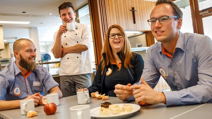 Gemeinsames Frühstück der Mitarbeiter des Deutschen Jugendherbergswerks