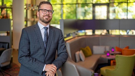 Stefan Willems ist neuer stellvertretender Hoteldirektor des Park Inn by Radisson Köln City West. (Foto: © Park Inn by Radisson Köln City West) Stefan Willems