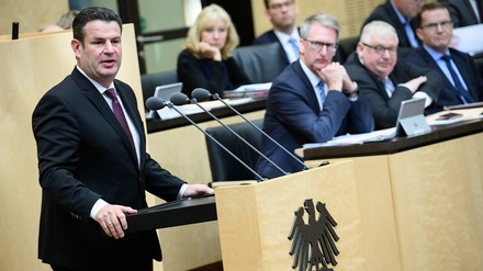 Arbeitsminister Hubertus Heil sagte, das Gesetz sei ein „historischer Schritt“. (Foto: © picture alliance/dpa | Bernd von Jutrczenka) Arbeitsminister Hubertus Heil