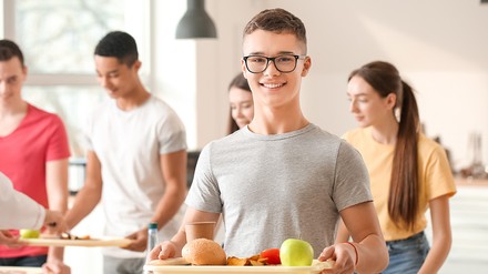 L & D Schulkantine überzeugt auf ganzer Linie und sichert sich drei Sterne. (Foto: © pixel-shot.com (Leonid Yastremskiy) /stock.adobe.com) L & D Schulkantine überzeugt auf ganzer Linie und sichert sich drei Sterne.