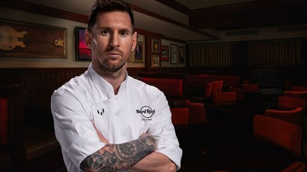 Lionel Messi präsentiert in Kooperation mit Hard Rock International seinen nächsten Burger. (Foto: © Hard Rock International) Lionel Messi präsentiert in Kooperation mit Hard Rock International seinen nächsten Burger.