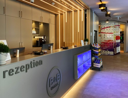 Rezeption im neuen B&B Hotel Bad Hersfeld