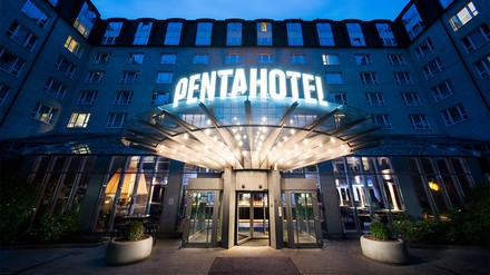 Durch eine Umstrukturierung wollen die Penta Hotels Arbeitsabläufe über verschiedene Abteilungen hinweg besser miteinander vernetzen. (Foto: © Penta Hotels) Pentahotel Leipzig