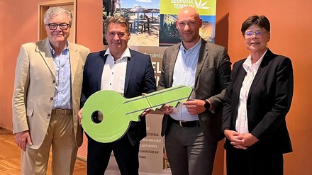 Feierliche Schlüsselübergabe