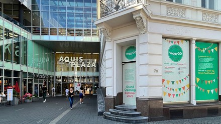 Das erste Restaurant von VeggyGo eröffnet am 12. August direkt am Kugelbrunnen und beim Haupteingang des Aquis Plaza Aachen. (Foto: © Branding Cuisine) Das erste Restaurant von VeggyGo in Aaachen