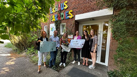 Das Team des Premier Inn Darmstadt City Centre sammelte 2.727 Euro für die Kinderhilfsorganisation Children for a better World. (Foto: © Premier Inn) Das Team des Premier Inn Darmstadt City Centre sammelte 2.727 Euro für die Kinderhilfsorganisation Children for a better World. (Foto: © Premier Inn)