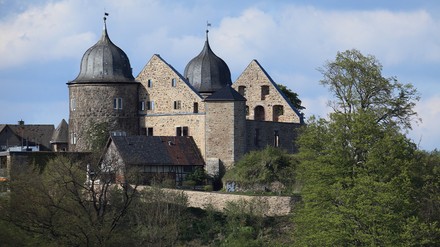 An der nordhessischen Sababurg soll ein klimafreundlicher Hotel- und Restaurant-Neubau entstehen. (Foto: © hecke71/stock.adobe.com) Nordhessische Sababurg