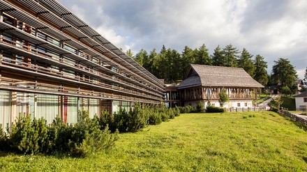 Seit dem 3. August 2023 ist das Vigilius Mountain Resort wieder mit der Vigiljoch-Seilbahn erreichbar. (Foto: © Florian Andergassen) Vigilius Mountain Resort