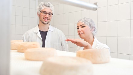 Bei der Akzeptanz von pflanzlichen Milchprodukten zeigten sich große kulturelle Unterschiede. (Foto: © Universität Hohenheim / Max Kovalenko) Milchprodukte aus Pflanzen
