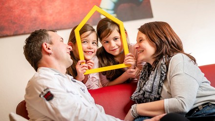 Familie Oberländer fand im „Ronald McDonald“-Haus Jena ein Zuhause auf Zeit. (Foto: © McDonald’s Kinderhilfe Stiftung) Familie Oberländer fand im „Ronald McDonald“-Haus Jena