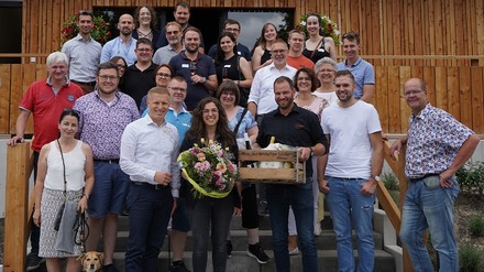 Am ersten Juli-Wochenende lud der Flair Vorstand alle interessierten Nachwuchsmitglieder der Flair Familie ins Flair Hotel Erck in Bad Schönborn ein, um sich über die Herausforderungen der nächsten Generation auszutauschen. (Foto: © Flair Hotels e.V. – Ute Sievers) Jung-Hoteliers beim ersten Flair-Next-Generation-Treffen