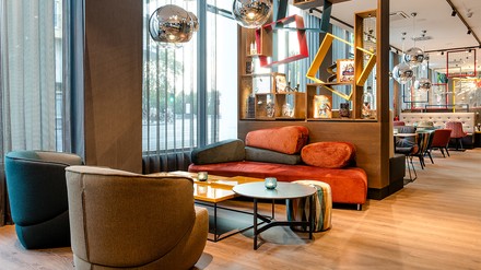 Das Motel One Köln-Mediapark soll die kölsche Lebenswart widerspiegeln. (Foto: © Ruppografie – Nadine Rupp) Motel One Köln-Mediapark