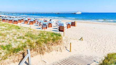 Mit mehr als 1,2 Millionen Gästen jährlich ist Rügen die meistbesuchte deutsche Insel. (Foto: © pkazmierczak/stock.adobe.com) Rügen