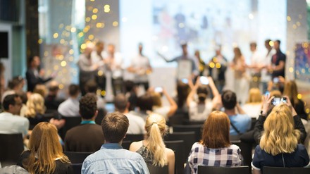 Die „Hotelimmobilie des Jahres“ wird am 6. Oktober in München verliehen. (Foto © kasto/stock.adobe.com) Publikum
