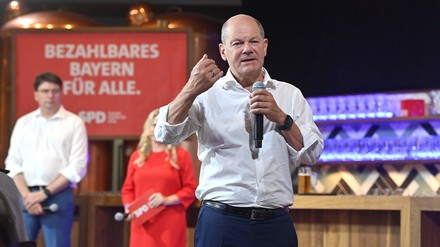 Bundeskanzler Olaf Scholz kündigte bei einem Bürgergespräch der Bayern-SPD in München an, dass eine Entscheidung über die Fortführung des ermäßigten Mehrwertsteuersatzes in der Gastronomie erst am Jahresende entschieden wird. (Foto: © picture alliance / SvenSimon | Frank Hoermann/SVEN SIMON) Bundeskanzler Olaf Scholz