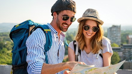 Der Tourismus in Sachsen nimmt wieder zu. Besonders beliebt sind die Städte Dresden, Leipzig und Chemnitz. (Foto: © NDABCREATIVITY/stock.adobe.com) Der Tourismus in Sachsen nimmt wieder zu. Besonders beliebt sind die Städte Dresden, Leipzig und Chemnitz.