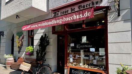 Beim neuen Eventformat „French Affair“ werden z. B. im La cave de Bacchus ikonische Gerichte wie Steak Tartare, Pâté en Croûte und Austern serviert. (Foto: © La cave de Bacchus) La cave de Bacchus