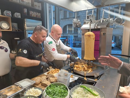 Beim offiziellen Launch-Event wurde der plant-based Kebab in verschiedenen Gericht-Kreationen zubereitet.