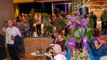Rund 200 Gäste waren bei der Eröffnungsfeier des b’mine Düsseldorf mit dabei. (Foto: © b’mine hotels) Eröffnungsfeier des b’mine Düsseldorf