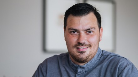 Christian Hahn ist neuer Küchenchef im AMERON Bonn Hotel Königshof (Foto: © Jannis Hagels) Christian Hahn ist neuer Küchenchef im AMERON Bonn Hotel Königshof