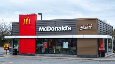 Für jede kritisch gestellte Frage zum Thema „Nachhaltigkeitsstrategie“ spendet McDonald’s 1,00 Euro an MBRC the ocean. (Foto: © Colin Temple/stock.adobe.com) Für jede kritisch gestellte Frage zum Thema „Nachhaltigkeitsstrategie“ spendet McDonald’s 1,00 Euro an MBRC the ocean.