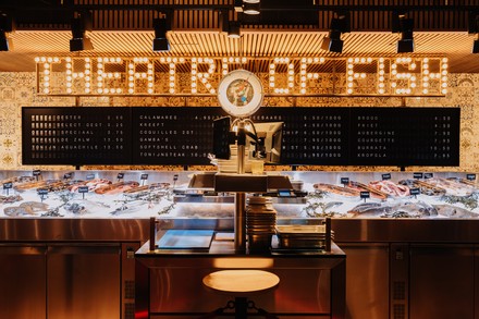 Bei Pesca - Theatre of Fish können sich die Gäste Fisch und Meeresfrüchte selbst aussuchen. (Foto: © Pesca)