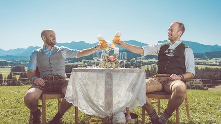 Florian und Magnus Wanner freuen sich, dass die teamcard großen Anklang findet. (Foto: © Panorama Hotelbetriebs GmbH)