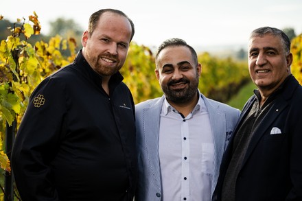 Tristan Brandt mit Hevar Berzenji und Dana Qadir