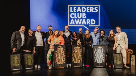 Alle Teilnehmer mit ihren Palmen