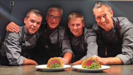 Küchendirektor Sebastian Holy mit seiner Mannschaft von „WildparkTaste Made by Traube Tonbach“