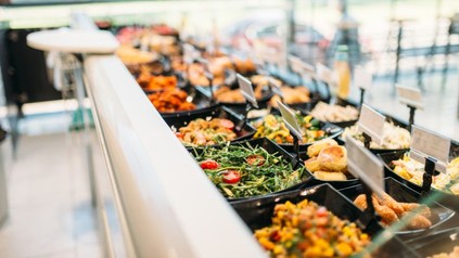Frische vegetarische Gerichte in Kantine