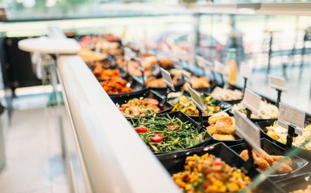 Frische vegetarische Gerichte in Kantine