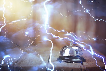 Die Klingel an einer Rezeption