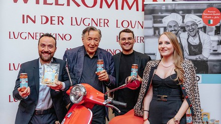 Um ihren Erfolg zu feiern, luden die Gründer zu einem Public Viewing im Lugner Kino ein. (Foto: © Fratelli Barbaro)