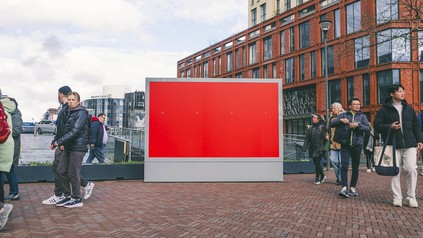 Rotes Werbeplakat