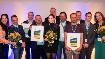 V. l. n. r.: Chérine De Bruijn (Moderatorin), Matthias Tritsch (Jury), Jan Lüth (Cassius Garten), Sinan Bozkurt (Ronja im Ringlokschuppen), Jael Meyn (Ronja im Ringlokschuppen), Patrick Rothkopf (Präsident des Dehoga Nordrhein-Westfalen), Dr. Florian Wecker (Jury), Ilhami Terzi (Kopps), Frank Jäniche (Geschäftsführer Vertrieb Metro Deutschland), Patrick Poppe (Jury) sowie Kerstin Vlasman (Jury) (Foto: © METRO Deutschland)