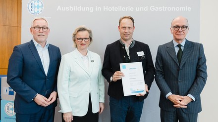 Markus Lötzsch, Angela Inselkammer, Johannes Komm und Dr. Markus Gruber
