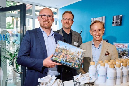 Sören Link, Oberbürgermeister der Stadt Duisburg, Wirtschaftsdezernent Michael Rüscher und Rasmus C. Beck, Geschäftsführer Duisburg Business & Innovation