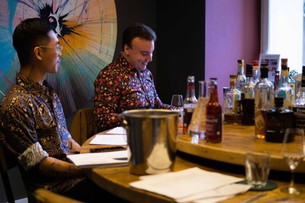 Zwei Azubis im Bonvivant Cocktail Bistro