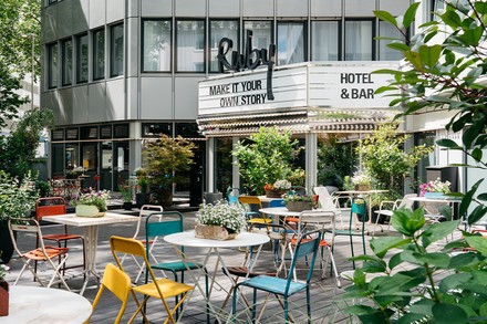 Ruby Leni in Düsseldorf mit seinem Außenbereich