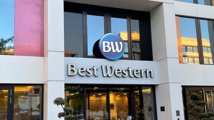 Logo von BWH an Hotel